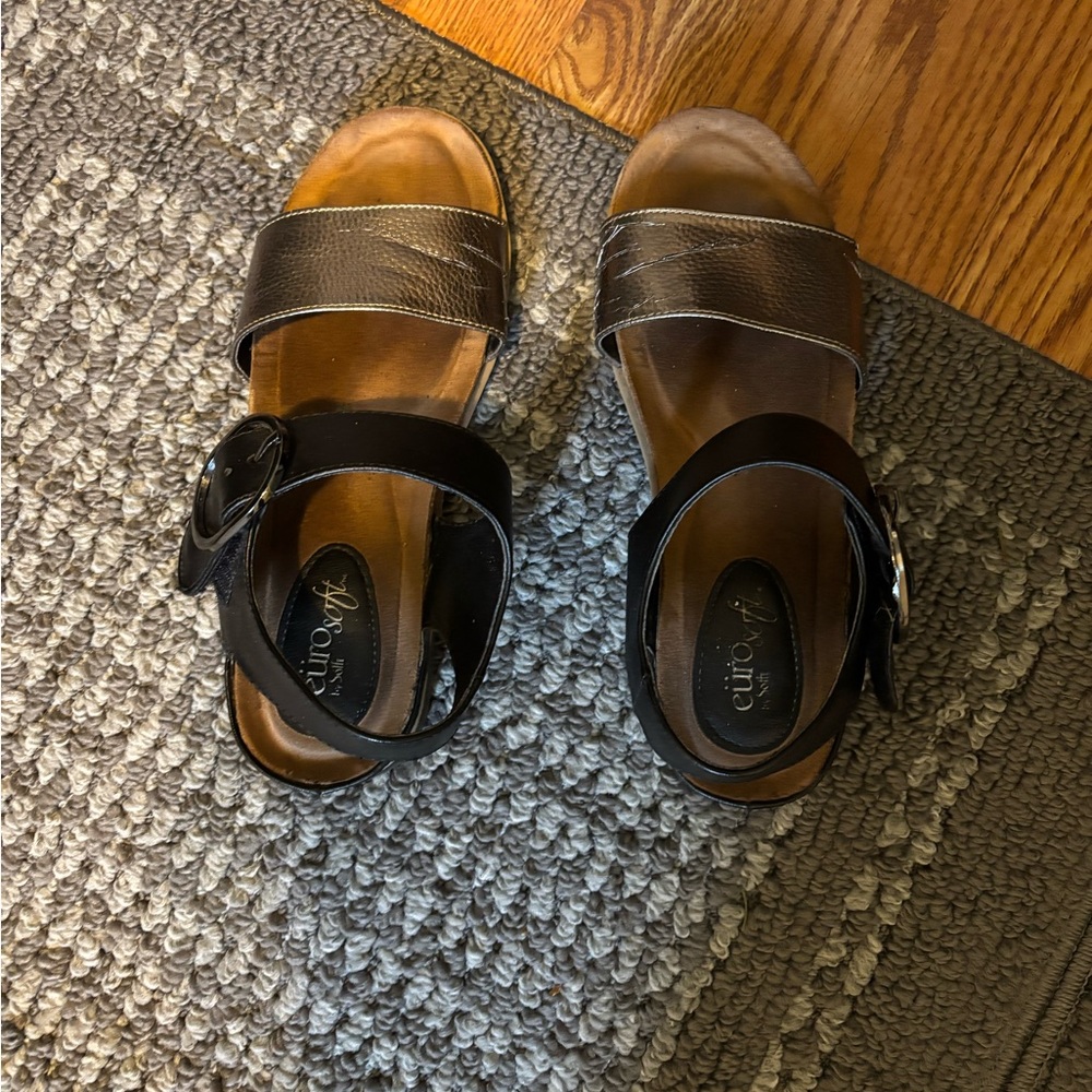 Chic Black and Brown Sandals